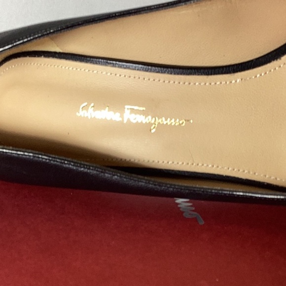 Salvatore Ferragamo Black Leather Women's Pumps - Picture 7 of 11